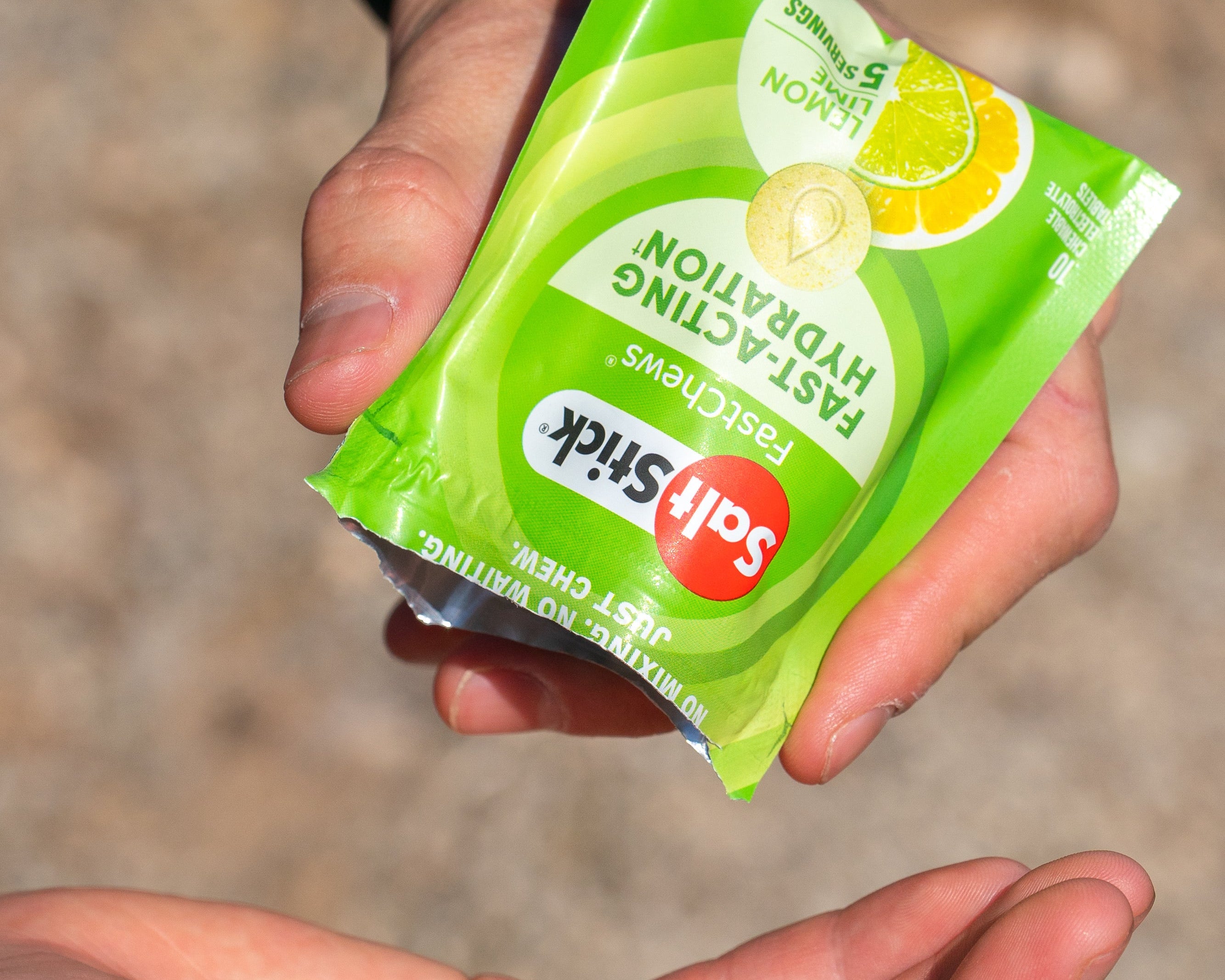 SaltStick Fastchews: Evita la deshidratación y los calambres en competencias outdoor